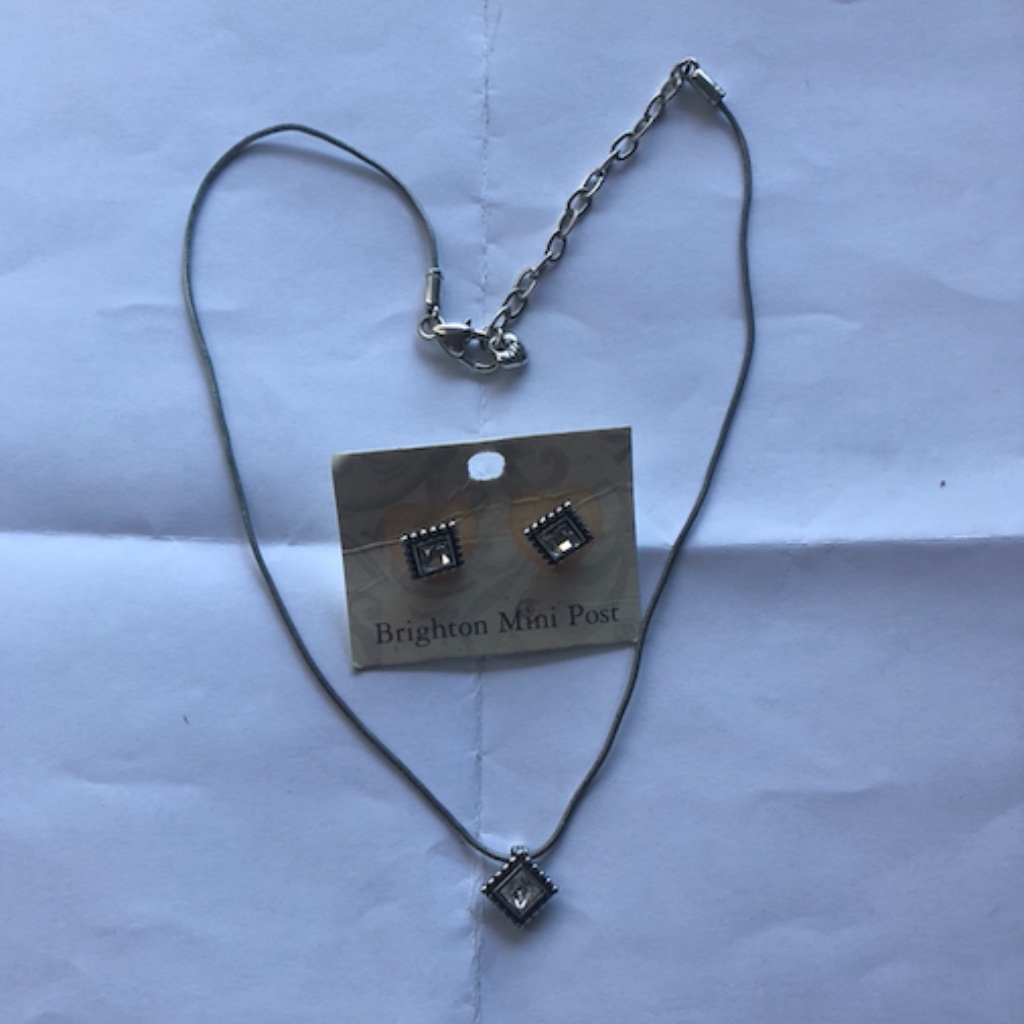 Brighton Square Necklace And Earring Set 40$